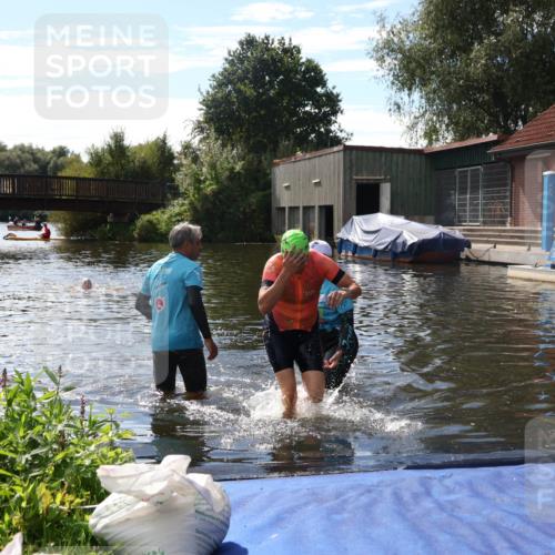 31.08.2025 - Elbe Triathlon Hamburg Luisa Fischer http://msf.ph/oto/8680580 31.08.2025 14:45:55 Schwimmen  meine-sportfotos.de