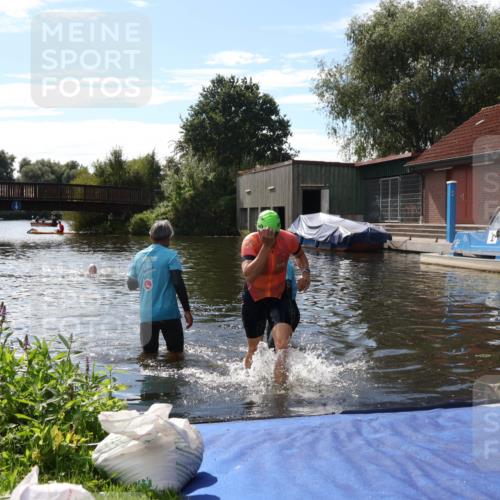 31.08.2025 - Elbe Triathlon Hamburg Luisa Fischer http://msf.ph/oto/8680582 31.08.2025 14:45:55 Schwimmen  meine-sportfotos.de