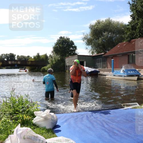 31.08.2025 - Elbe Triathlon Hamburg Luisa Fischer http://msf.ph/oto/8680585 31.08.2025 14:45:56 Schwimmen  meine-sportfotos.de
