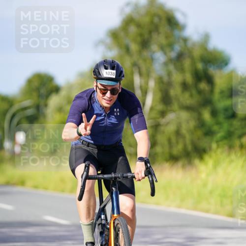 31.08.2025 - Elbe Triathlon Hamburg Michael Burmester http://msf.ph/oto/8680586 31.08.2025 10:44:21 Radfahren 1038, 1277, 1318, 1322 meine-sportfotos.de