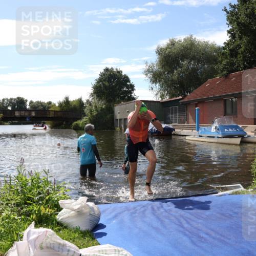 31.08.2025 - Elbe Triathlon Hamburg Luisa Fischer http://msf.ph/oto/8680587 31.08.2025 14:45:56 Schwimmen  meine-sportfotos.de