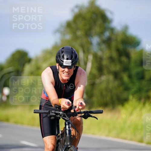 31.08.2025 - Elbe Triathlon Hamburg Michael Burmester http://msf.ph/oto/8680600 31.08.2025 10:44:28 Radfahren 951, 1313, 1322 meine-sportfotos.de