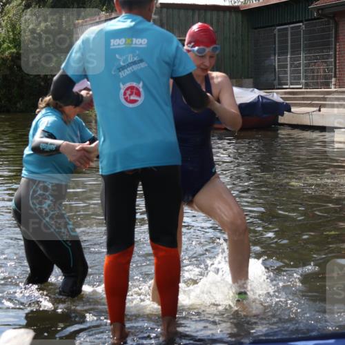 31.08.2025 - Elbe Triathlon Hamburg Luisa Fischer http://msf.ph/oto/8680602 31.08.2025 14:49:06 Schwimmen  meine-sportfotos.de