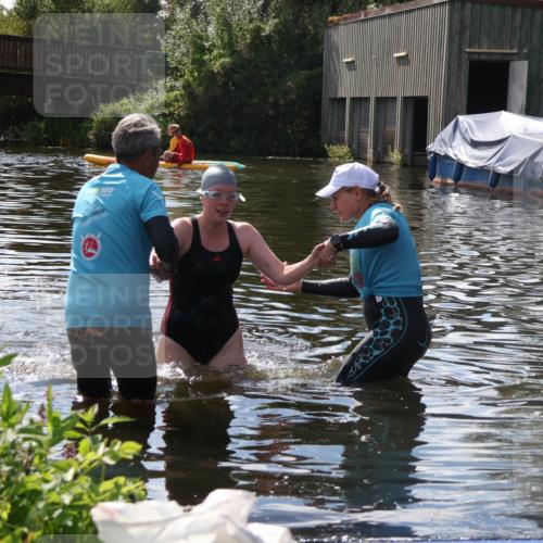 31.08.2025 - Elbe Triathlon Hamburg Luisa Fischer http://msf.ph/oto/8680619 31.08.2025 14:51:46 Schwimmen  meine-sportfotos.de