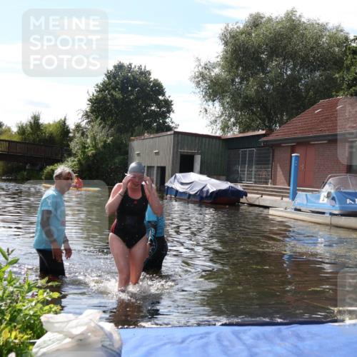 31.08.2025 - Elbe Triathlon Hamburg Luisa Fischer http://msf.ph/oto/8680628 31.08.2025 14:51:47 Schwimmen  meine-sportfotos.de