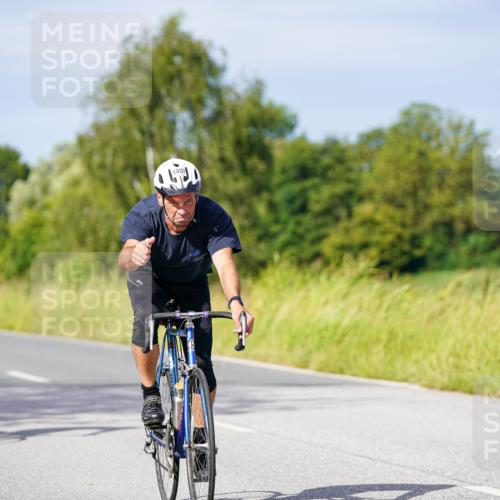 31.08.2025 - Elbe Triathlon Hamburg Michael Burmester http://msf.ph/oto/8680629 31.08.2025 10:44:38 Radfahren 782, 905, 1307 meine-sportfotos.de