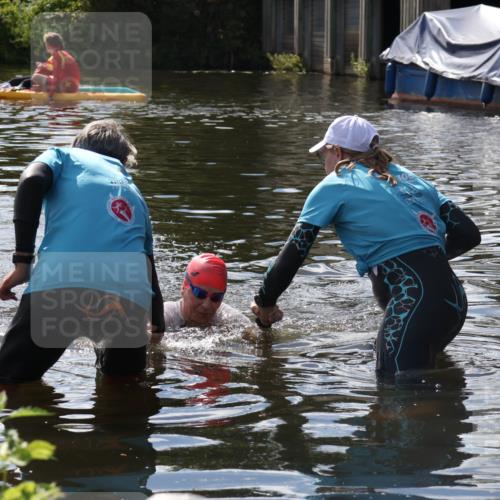 31.08.2025 - Elbe Triathlon Hamburg Luisa Fischer http://msf.ph/oto/8680642 31.08.2025 14:53:22 Schwimmen  meine-sportfotos.de