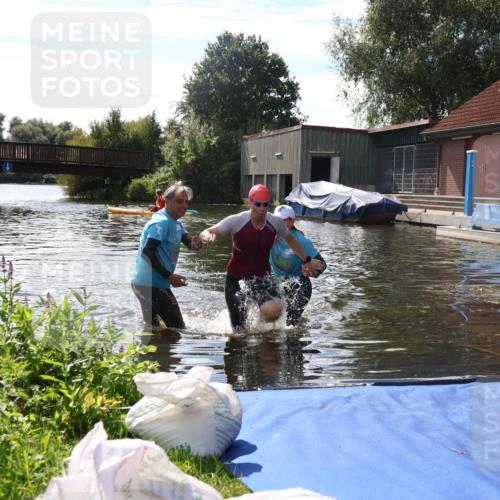 31.08.2025 - Elbe Triathlon Hamburg Luisa Fischer http://msf.ph/oto/8680648 31.08.2025 14:53:23 Schwimmen  meine-sportfotos.de