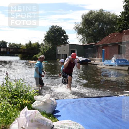 31.08.2025 - Elbe Triathlon Hamburg Luisa Fischer http://msf.ph/oto/8680650 31.08.2025 14:53:24 Schwimmen  meine-sportfotos.de