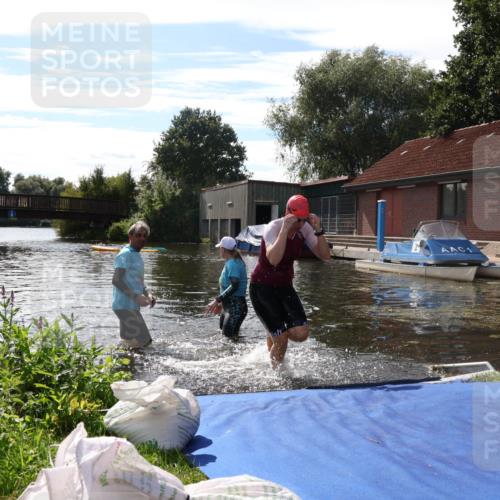 31.08.2025 - Elbe Triathlon Hamburg Luisa Fischer http://msf.ph/oto/8680651 31.08.2025 14:53:24 Schwimmen  meine-sportfotos.de