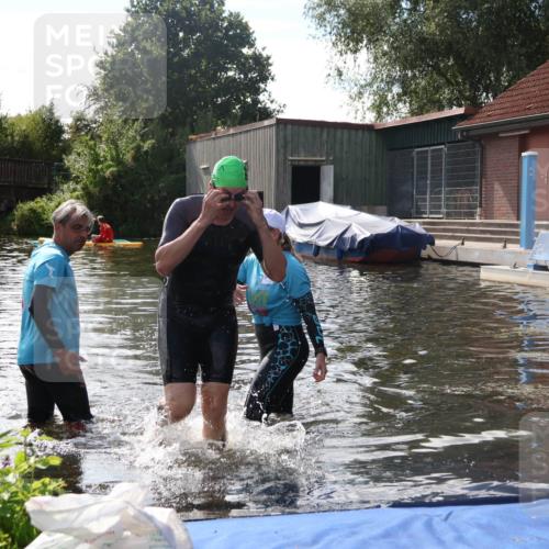 31.08.2025 - Elbe Triathlon Hamburg Luisa Fischer http://msf.ph/oto/8680663 31.08.2025 14:57:10 Schwimmen  meine-sportfotos.de