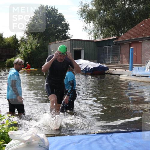 31.08.2025 - Elbe Triathlon Hamburg Luisa Fischer http://msf.ph/oto/8680664 31.08.2025 14:57:10 Schwimmen  meine-sportfotos.de