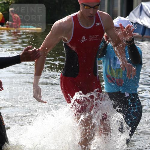 31.08.2025 - Elbe Triathlon Hamburg Luisa Fischer http://msf.ph/oto/8680672 31.08.2025 14:57:49 Schwimmen  meine-sportfotos.de