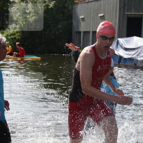 31.08.2025 - Elbe Triathlon Hamburg Luisa Fischer http://msf.ph/oto/8680673 31.08.2025 14:57:49 Schwimmen  meine-sportfotos.de