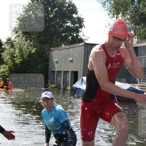 31.08.2025 - Elbe Triathlon Hamburg Luisa Fischer http://msf.ph/oto/8680676 31.08.2025 14:57:50 Schwimmen  meine-sportfotos.de