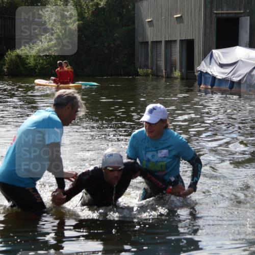 31.08.2025 - Elbe Triathlon Hamburg Luisa Fischer http://msf.ph/oto/8680686 31.08.2025 15:00:05 Schwimmen  meine-sportfotos.de