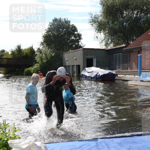 31.08.2025 - Elbe Triathlon Hamburg Luisa Fischer http://msf.ph/oto/8680694 31.08.2025 15:00:07 Schwimmen  meine-sportfotos.de
