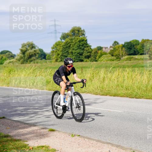 31.08.2025 - Elbe Triathlon Hamburg Michael Burmester http://msf.ph/oto/8680704 31.08.2025 10:45:21 Radfahren 401, 809, 1261, 1275, 1319, 1337, 1338 meine-sportfotos.de