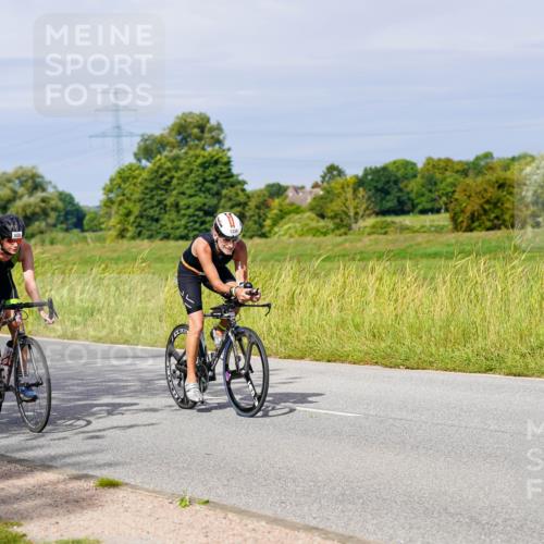 31.08.2025 - Elbe Triathlon Hamburg Michael Burmester http://msf.ph/oto/8680710 31.08.2025 10:45:23 Radfahren 401, 809, 852, 1275, 1319, 1337, 1338 meine-sportfotos.de