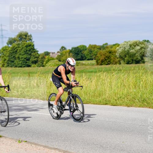 31.08.2025 - Elbe Triathlon Hamburg Michael Burmester http://msf.ph/oto/8680714 31.08.2025 10:45:23 Radfahren 401, 809, 852, 1275, 1319, 1337, 1338 meine-sportfotos.de