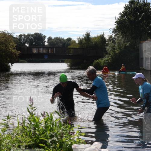 31.08.2025 - Elbe Triathlon Hamburg Luisa Fischer http://msf.ph/oto/8680719 31.08.2025 15:02:13 Schwimmen  meine-sportfotos.de