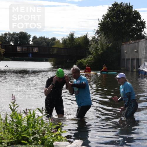 31.08.2025 - Elbe Triathlon Hamburg Luisa Fischer http://msf.ph/oto/8680722 31.08.2025 15:02:13 Schwimmen  meine-sportfotos.de