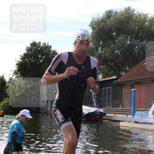 31.08.2025 - Elbe Triathlon Hamburg Luisa Fischer http://msf.ph/oto/8680739 31.08.2025 15:03:09 Schwimmen  meine-sportfotos.de