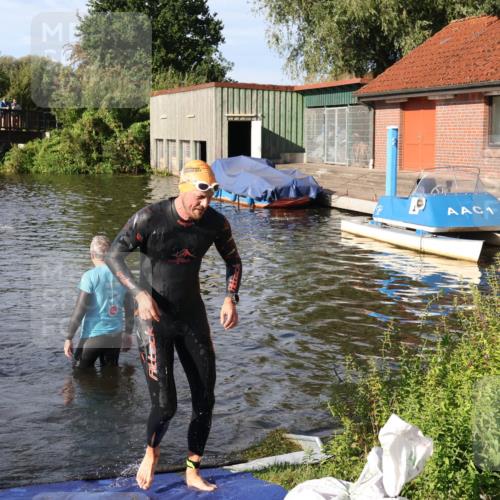 31.08.2025 - Elbe Triathlon Hamburg Luisa Fischer http://msf.ph/oto/8680748 31.08.2025 09:24:36 Schwimmen 677 meine-sportfotos.de