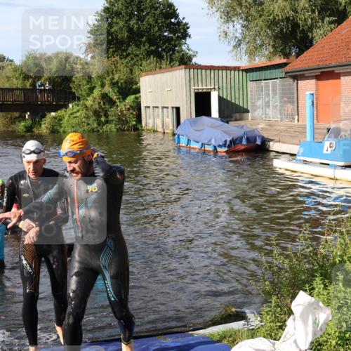 31.08.2025 - Elbe Triathlon Hamburg Luisa Fischer http://msf.ph/oto/8680757 31.08.2025 09:25:02 Schwimmen 671, 699, 741, 745 meine-sportfotos.de