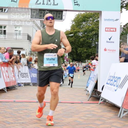 31.08.2025 - 21. Blankeneser Heldenlauf Strokosch-Dieckow http://msf.ph/oto/8680766 31.08.2025 12:07:18 Ziel 4430, 4291 meine-sportfotos.de
