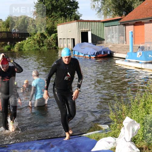 31.08.2025 - Elbe Triathlon Hamburg Luisa Fischer http://msf.ph/oto/8680785 31.08.2025 09:25:09 Schwimmen 564, 671, 704, 736, 745 meine-sportfotos.de