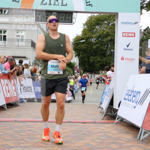 31.08.2025 - 21. Blankeneser Heldenlauf Strokosch-Dieckow http://msf.ph/oto/8680788 31.08.2025 12:07:17 Ziel 4430, 4291 meine-sportfotos.de
