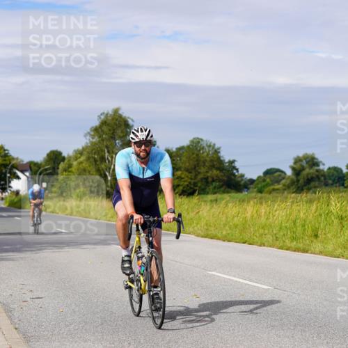 31.08.2025 - Elbe Triathlon Hamburg Michael Burmester http://msf.ph/oto/8680789 31.08.2025 10:52:36 Radfahren 1113, 1124, 1265 meine-sportfotos.de