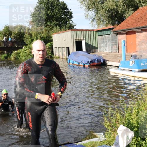 31.08.2025 - Elbe Triathlon Hamburg Luisa Fischer http://msf.ph/oto/8680797 31.08.2025 09:25:11 Schwimmen 564, 671, 704, 735, 736, 745 meine-sportfotos.de
