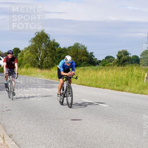 31.08.2025 - Elbe Triathlon Hamburg Michael Burmester http://msf.ph/oto/8680798 31.08.2025 10:52:38 Radfahren 1113, 1124, 1265 meine-sportfotos.de