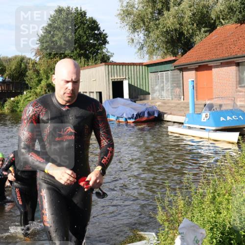 31.08.2025 - Elbe Triathlon Hamburg Luisa Fischer http://msf.ph/oto/8680799 31.08.2025 09:25:12 Schwimmen 564, 662, 671, 704, 735, 736, 745 meine-sportfotos.de