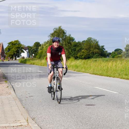 31.08.2025 - Elbe Triathlon Hamburg Michael Burmester http://msf.ph/oto/8680801 31.08.2025 10:52:39 Radfahren 1113, 1124, 1265 meine-sportfotos.de