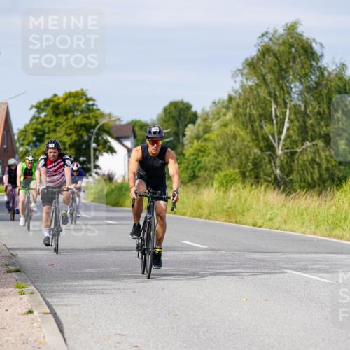 31.08.2025 - Elbe Triathlon Hamburg Michael Burmester http://msf.ph/oto/8680825 31.08.2025 10:52:54 Radfahren 758, 841, 1207, 1243, 1258, 1295, 1389 meine-sportfotos.de