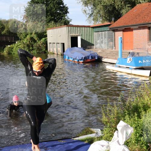 31.08.2025 - Elbe Triathlon Hamburg Luisa Fischer http://msf.ph/oto/8680829 31.08.2025 09:25:49 Schwimmen 774, 778, 849 meine-sportfotos.de