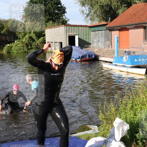 31.08.2025 - Elbe Triathlon Hamburg Luisa Fischer http://msf.ph/oto/8680830 31.08.2025 09:25:50 Schwimmen 774, 778, 849 meine-sportfotos.de