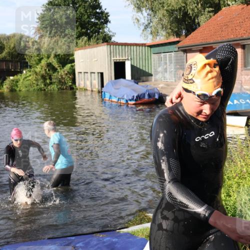 31.08.2025 - Elbe Triathlon Hamburg Luisa Fischer http://msf.ph/oto/8680835 31.08.2025 09:25:50 Schwimmen 774, 778, 849 meine-sportfotos.de