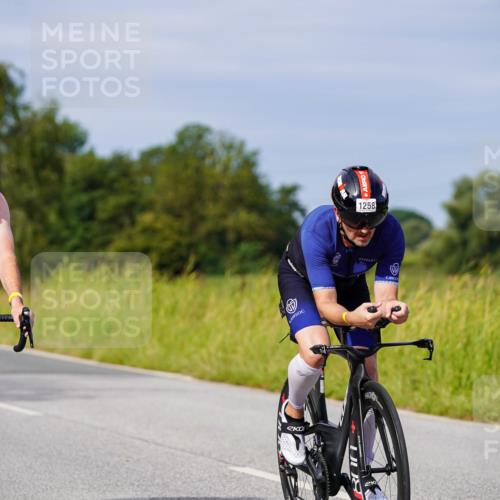 31.08.2025 - Elbe Triathlon Hamburg Michael Burmester http://msf.ph/oto/8680839 31.08.2025 10:52:57 Radfahren 758, 841, 1207, 1258, 1295, 1389 meine-sportfotos.de