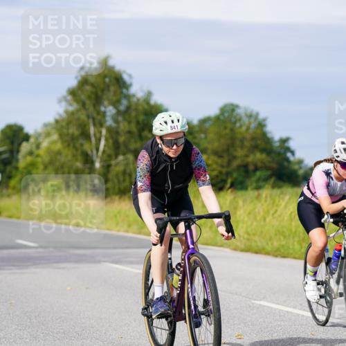 31.08.2025 - Elbe Triathlon Hamburg Michael Burmester http://msf.ph/oto/8680848 31.08.2025 10:52:59 Radfahren 758, 841, 1192, 1258, 1295, 1309, 1389 meine-sportfotos.de
