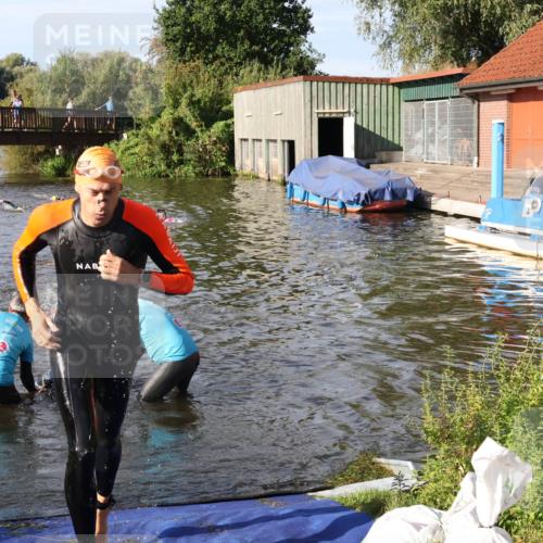 31.08.2025 - Elbe Triathlon Hamburg Luisa Fischer http://msf.ph/oto/8680853 31.08.2025 09:27:04 Schwimmen 748, 922 meine-sportfotos.de