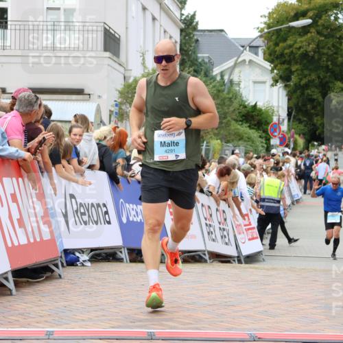 31.08.2025 - 21. Blankeneser Heldenlauf Strokosch-Dieckow http://msf.ph/oto/8680859 31.08.2025 12:07:15 Ziel 5036, 5524, 4001, 4291 meine-sportfotos.de