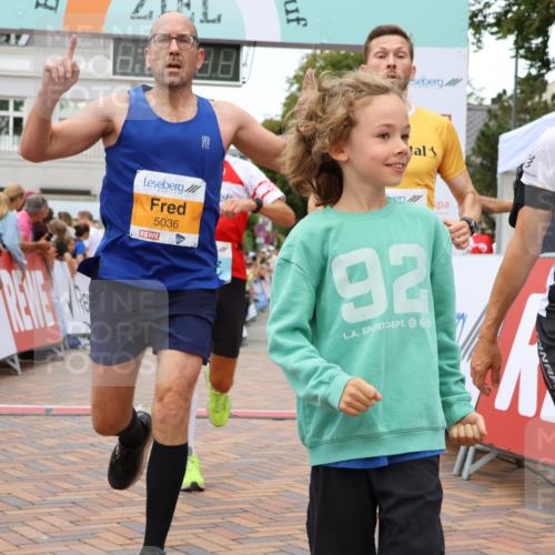 31.08.2025 - 21. Blankeneser Heldenlauf Strokosch-Dieckow http://msf.ph/oto/8680863 31.08.2025 12:07:10 Ziel 5036, 5524, 4001, 4035 meine-sportfotos.de