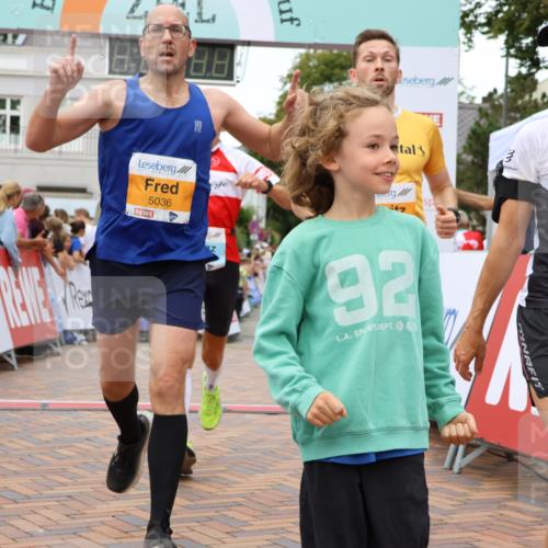 31.08.2025 - 21. Blankeneser Heldenlauf Strokosch-Dieckow http://msf.ph/oto/8680870 31.08.2025 12:07:10 Ziel 5036, 5524, 4001, 4035 meine-sportfotos.de