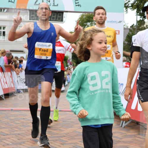 31.08.2025 - 21. Blankeneser Heldenlauf Strokosch-Dieckow http://msf.ph/oto/8680876 31.08.2025 12:07:10 Ziel 5036, 5524, 4001, 4035 meine-sportfotos.de