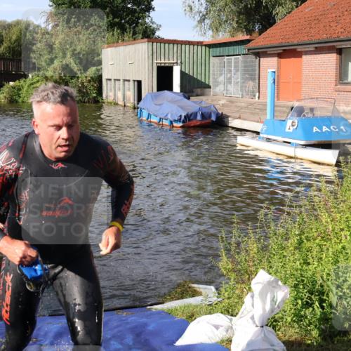 31.08.2025 - Elbe Triathlon Hamburg Luisa Fischer http://msf.ph/oto/8680885 31.08.2025 09:27:15 Schwimmen 681, 687, 711 meine-sportfotos.de