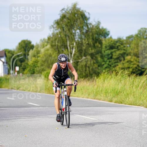31.08.2025 - Elbe Triathlon Hamburg Michael Burmester http://msf.ph/oto/8680887 31.08.2025 10:53:23 Radfahren 1378, 1487, 1494 meine-sportfotos.de